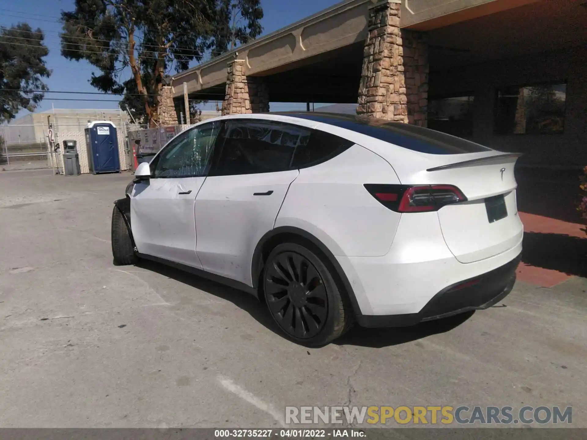 3 Photograph of a damaged car 7SAYGDEF2NF383759 TESLA MODEL Y 2022