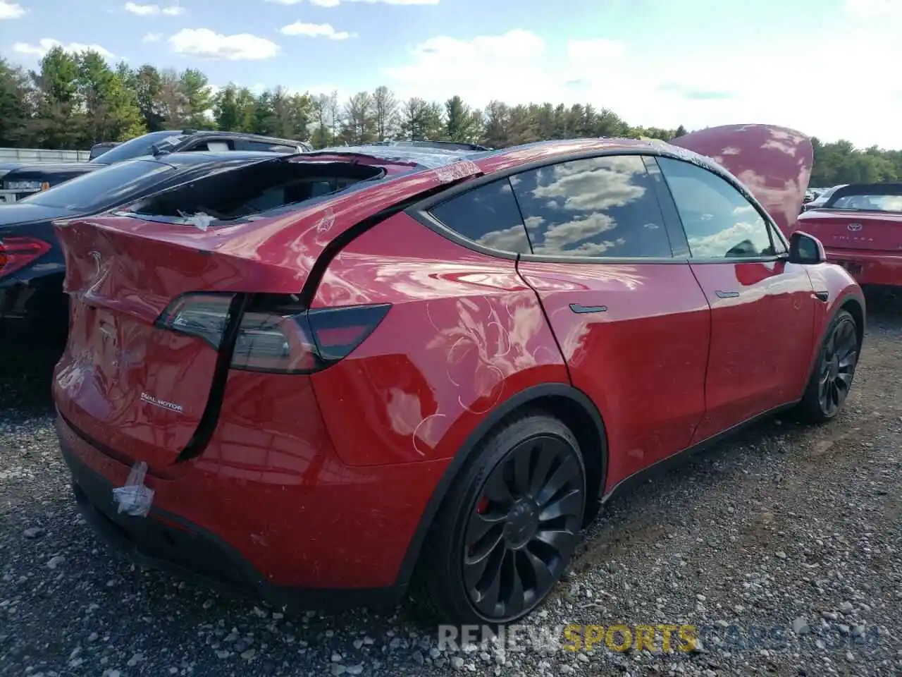 4 Photograph of a damaged car 7SAYGDEF2NF467371 TESLA MODEL Y 2022