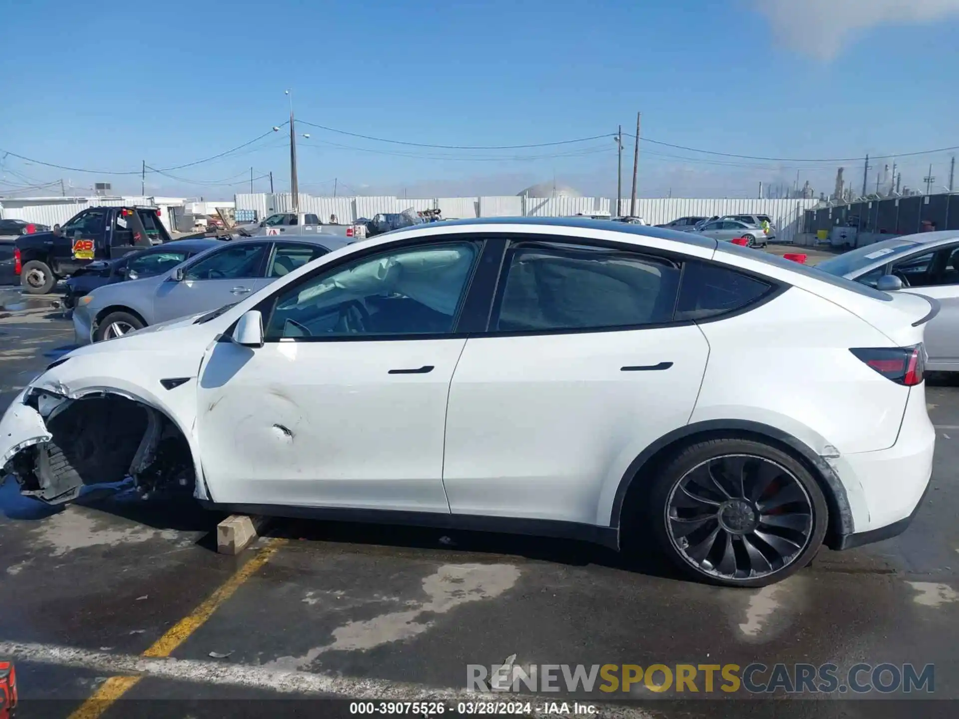 14 Photograph of a damaged car 7SAYGDEF2NF489550 TESLA MODEL Y 2022