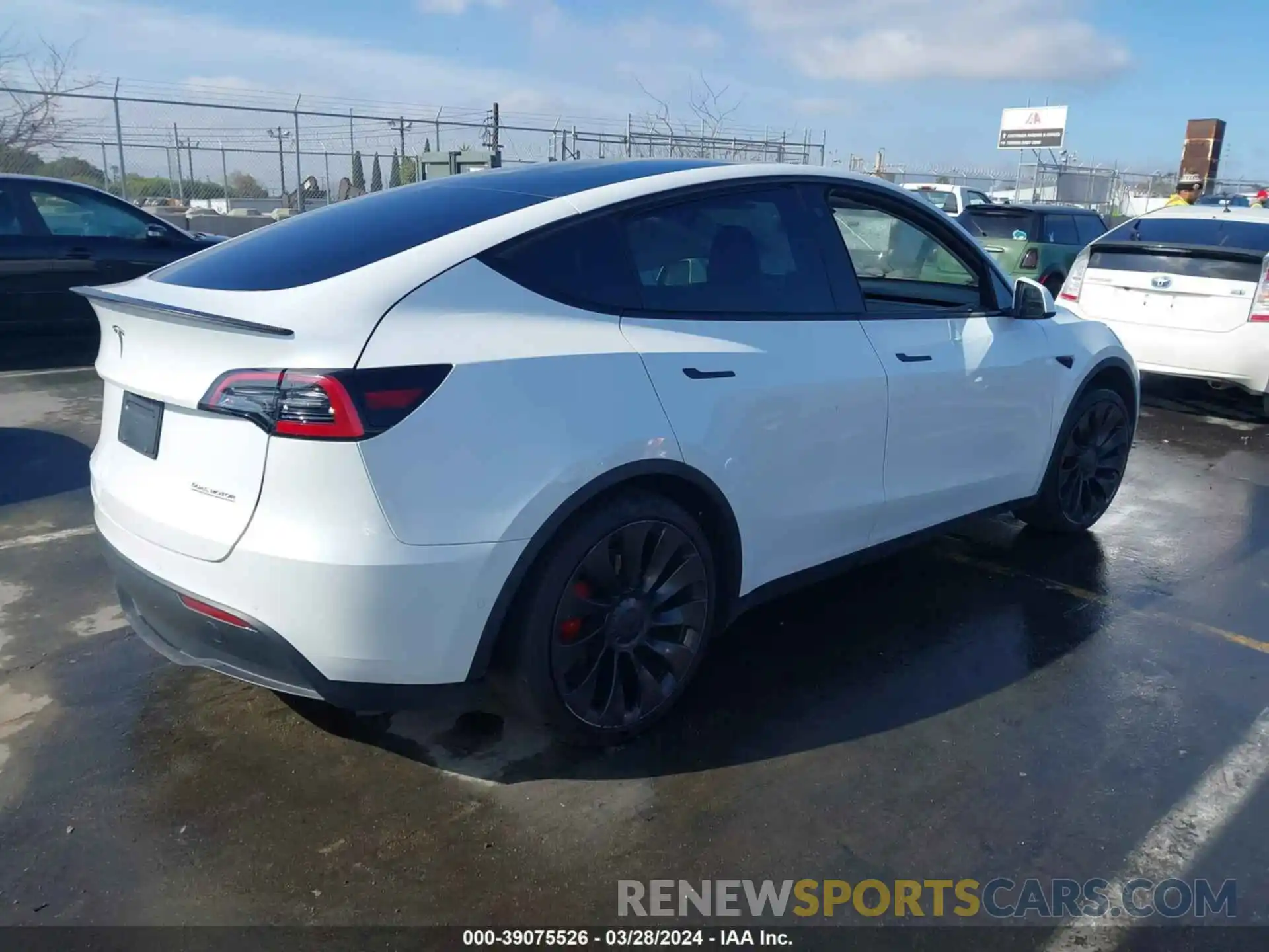 4 Фотография поврежденного автомобиля 7SAYGDEF2NF489550 TESLA MODEL Y 2022