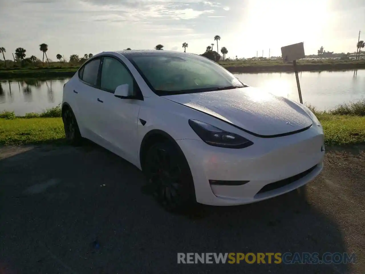 1 Photograph of a damaged car 7SAYGDEF3NF326163 TESLA MODEL Y 2022