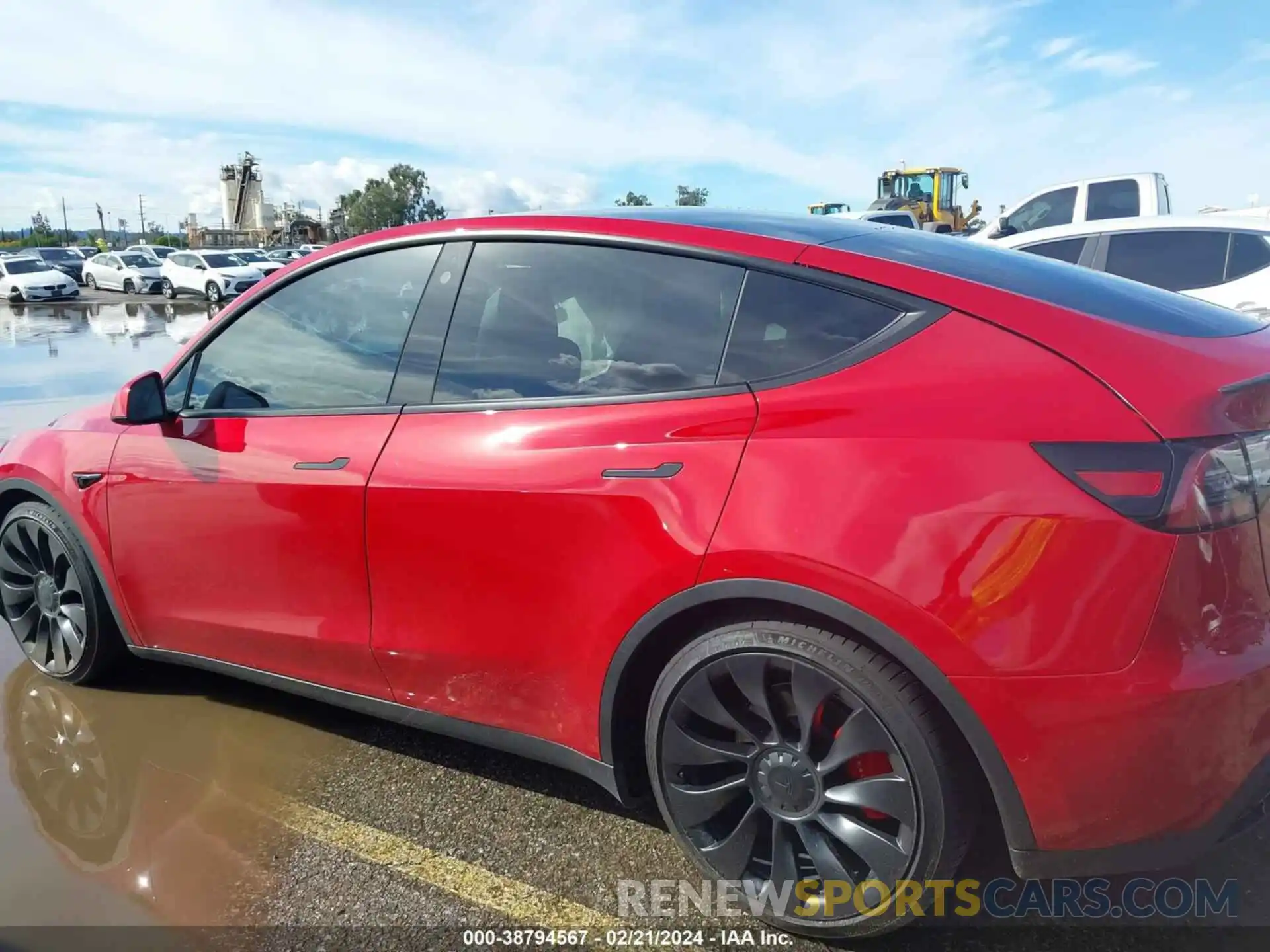 13 Photograph of a damaged car 7SAYGDEF3NF348339 TESLA MODEL Y 2022