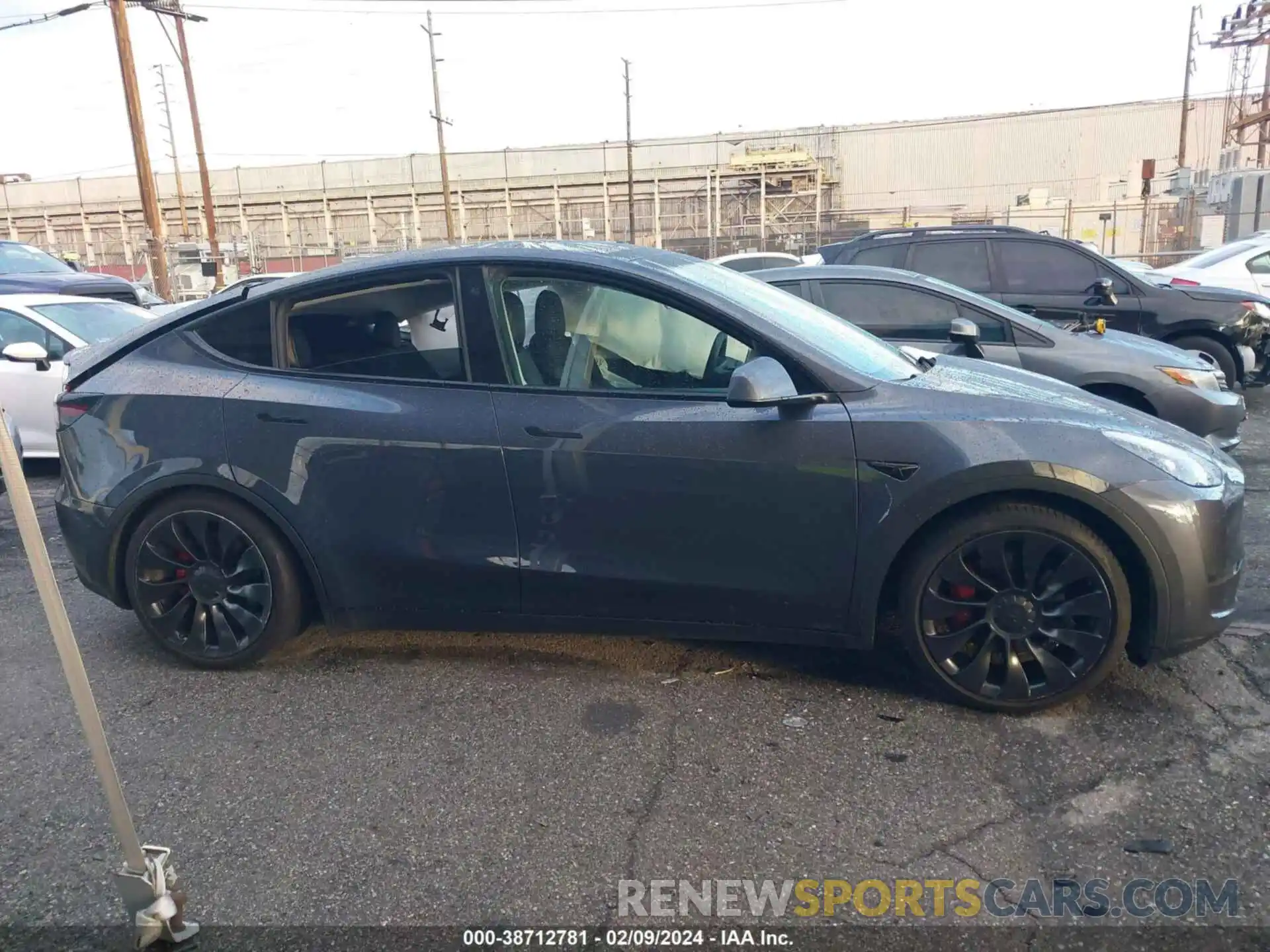 12 Photograph of a damaged car 7SAYGDEF3NF388937 TESLA MODEL Y 2022