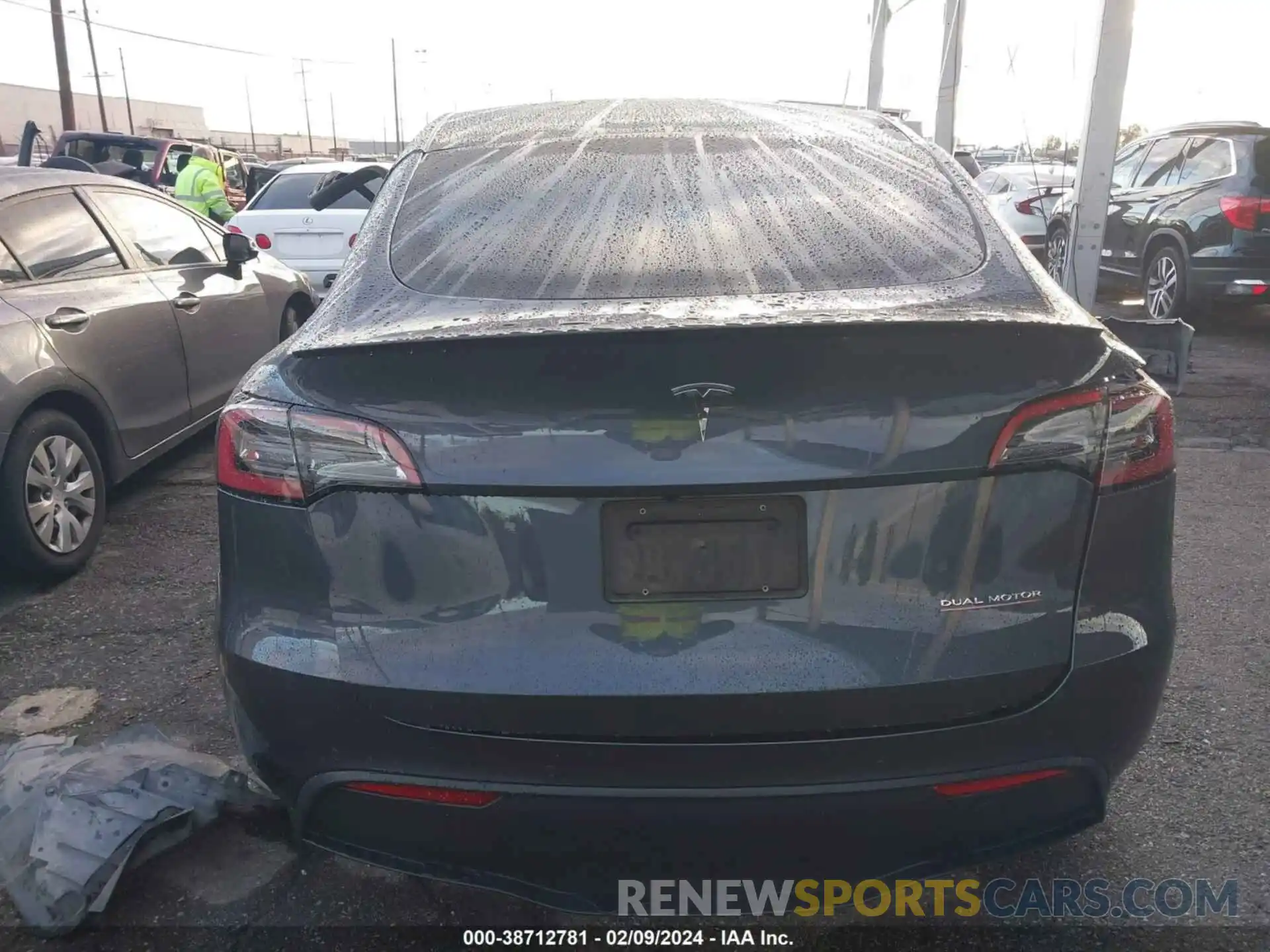 15 Photograph of a damaged car 7SAYGDEF3NF388937 TESLA MODEL Y 2022