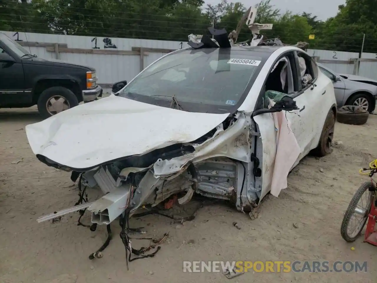 2 Photograph of a damaged car 7SAYGDEF3NF397704 TESLA MODEL Y 2022