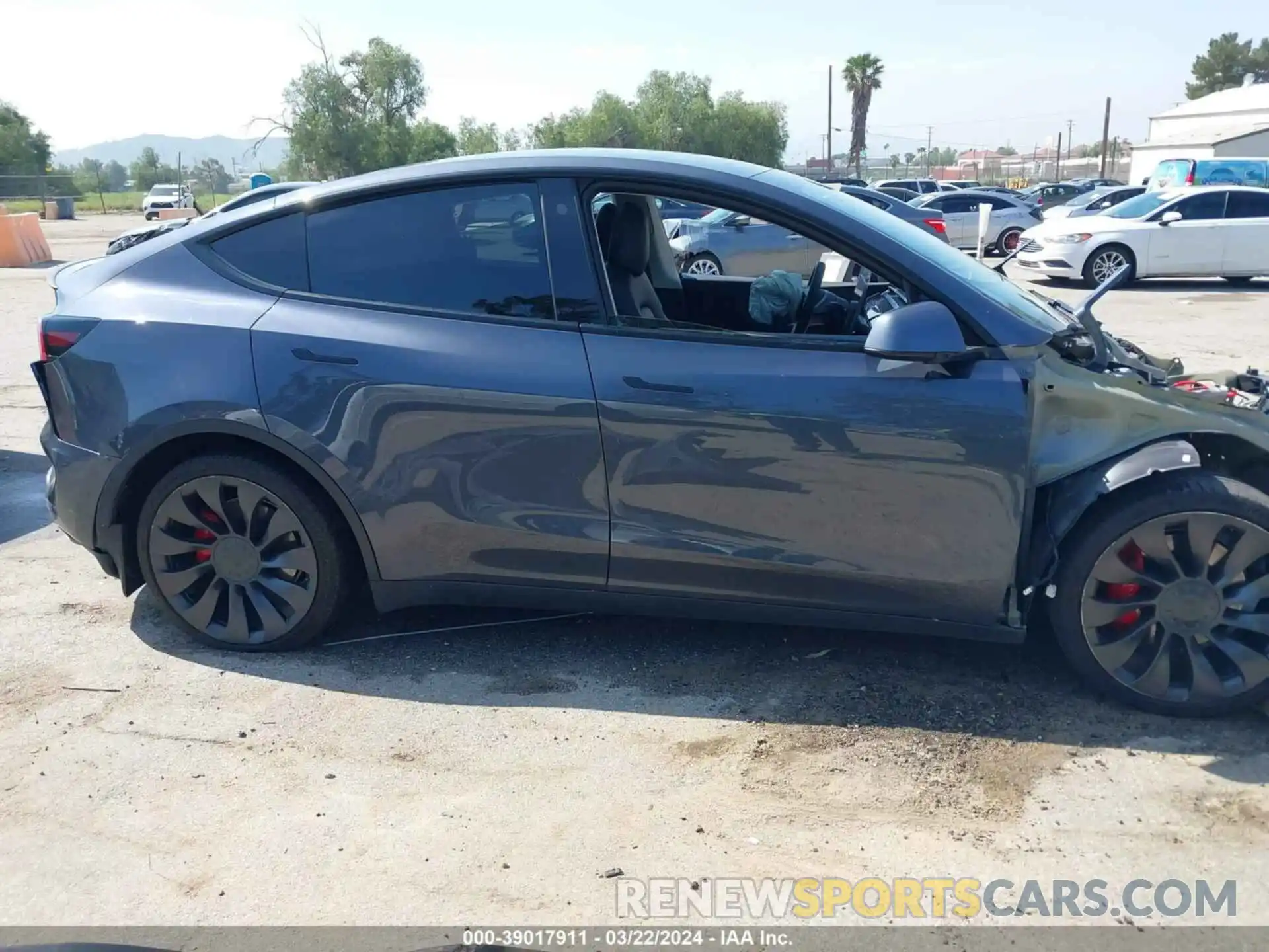 13 Photograph of a damaged car 7SAYGDEF4NF315155 TESLA MODEL Y 2022