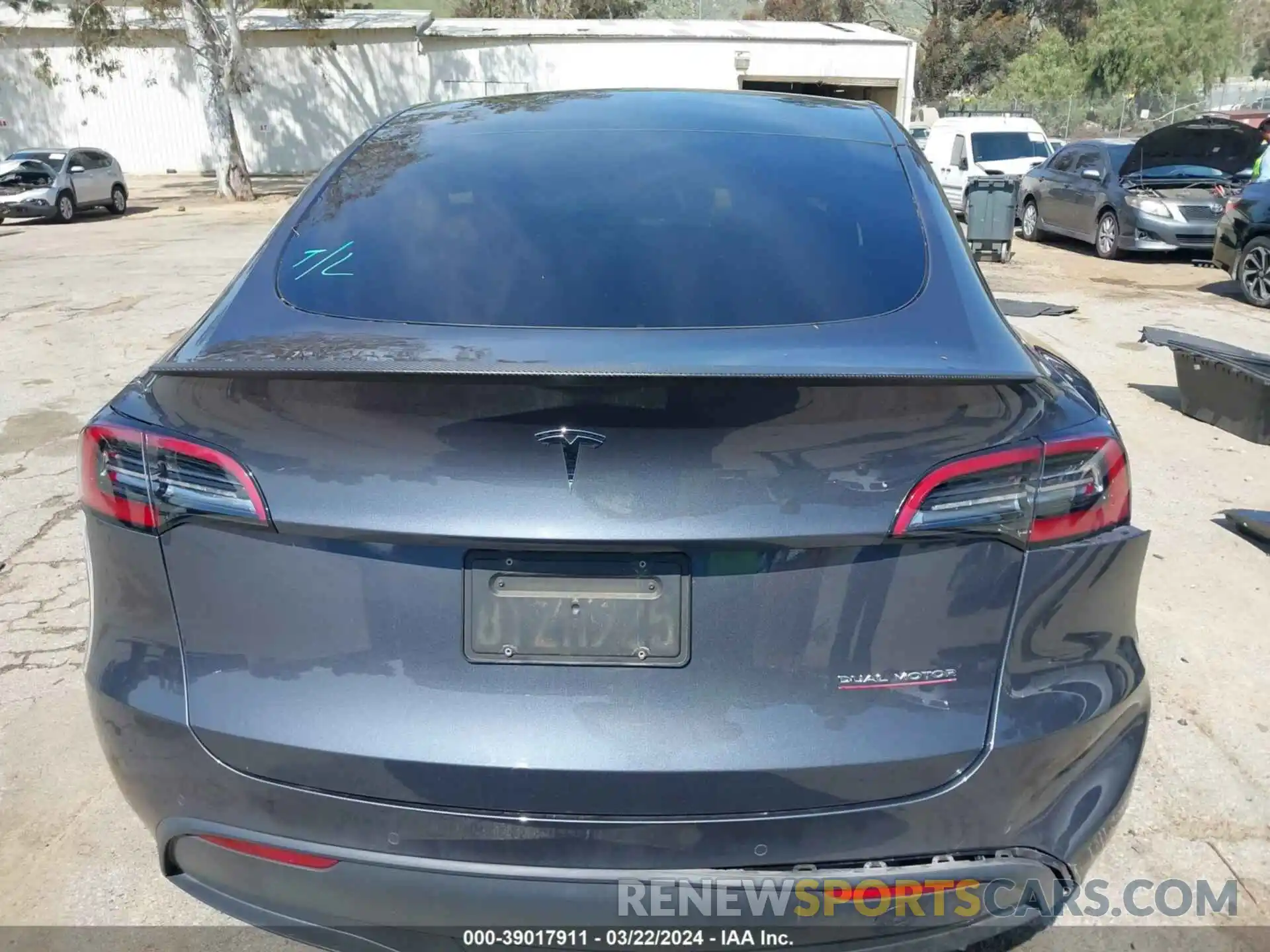 16 Photograph of a damaged car 7SAYGDEF4NF315155 TESLA MODEL Y 2022