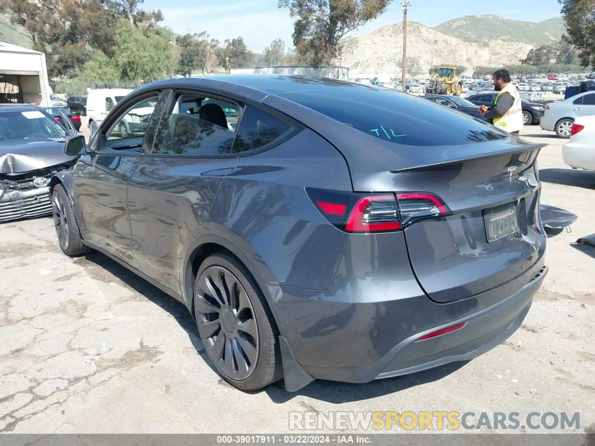 3 Photograph of a damaged car 7SAYGDEF4NF315155 TESLA MODEL Y 2022