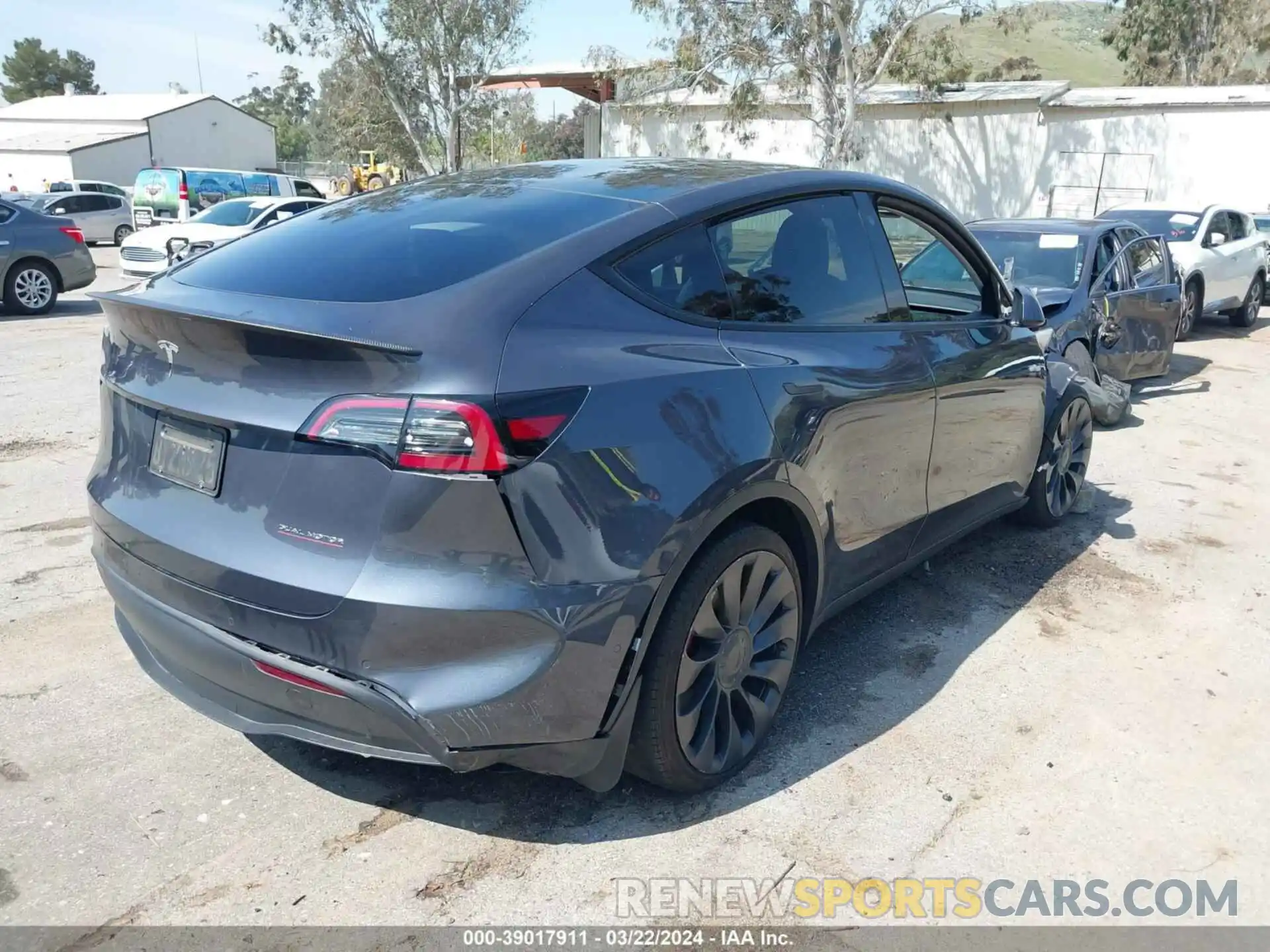 4 Photograph of a damaged car 7SAYGDEF4NF315155 TESLA MODEL Y 2022