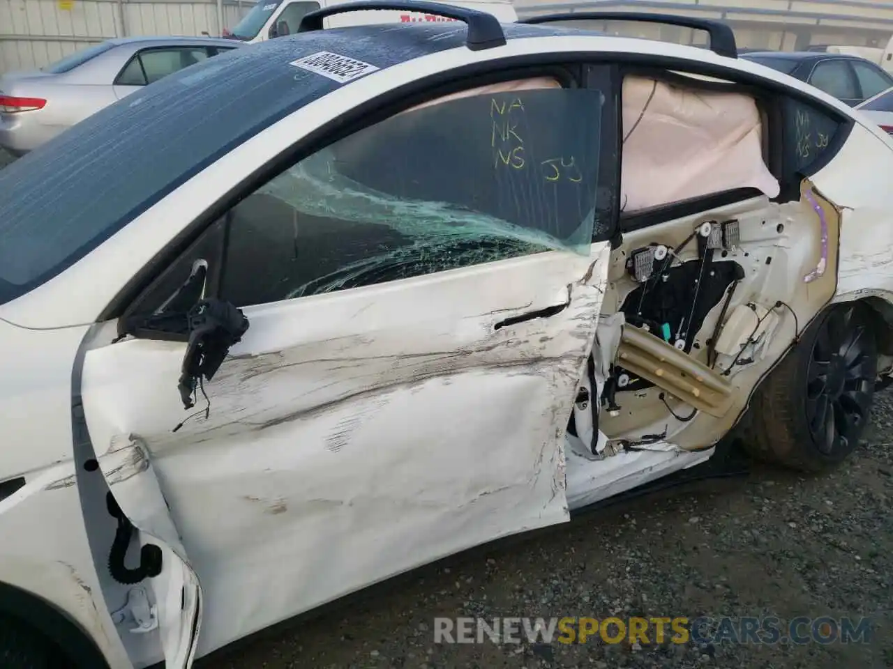 9 Photograph of a damaged car 7SAYGDEF4NF324342 TESLA MODEL Y 2022