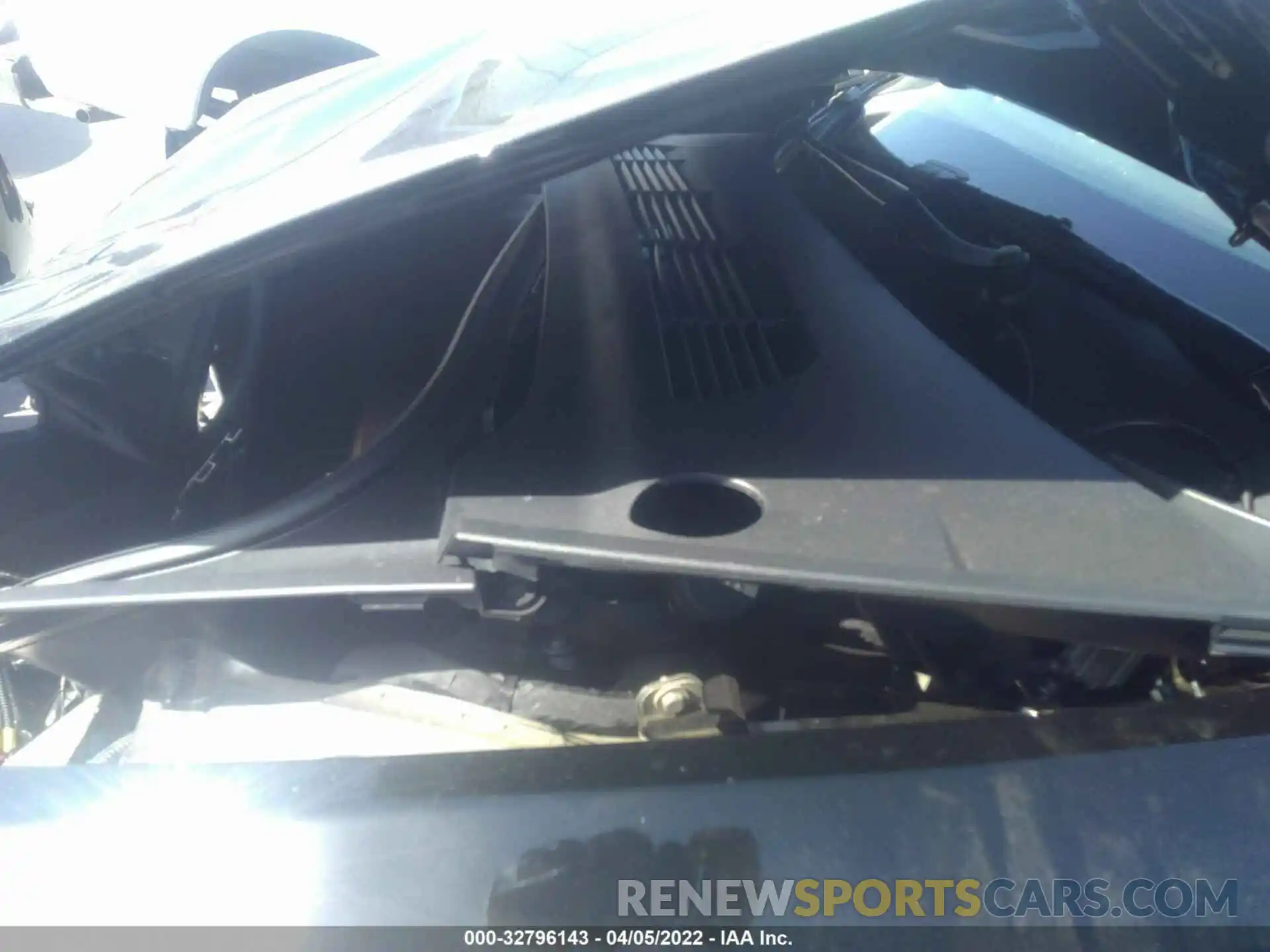 10 Photograph of a damaged car 7SAYGDEF4NF324387 TESLA MODEL Y 2022