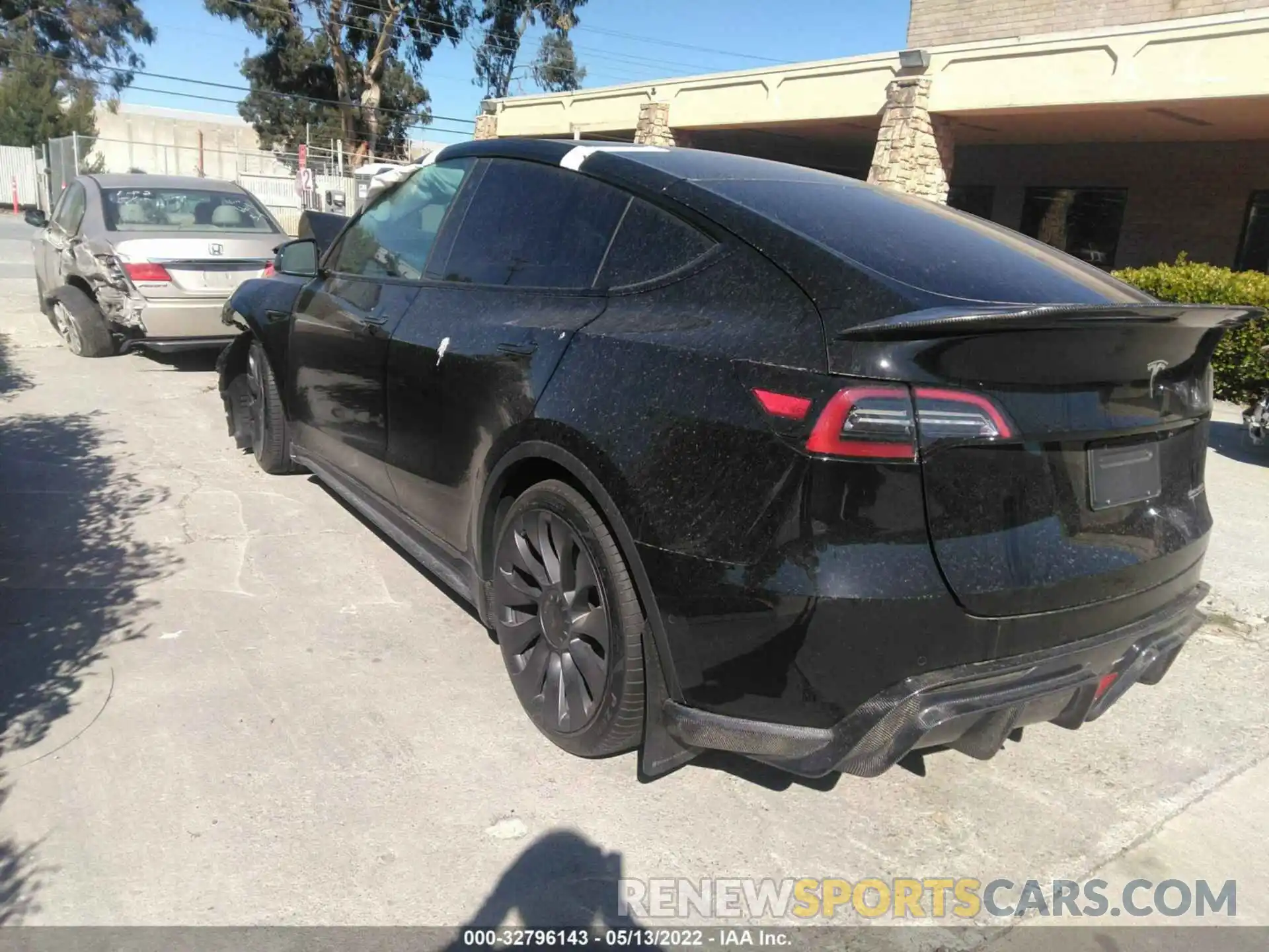 3 Photograph of a damaged car 7SAYGDEF4NF324387 TESLA MODEL Y 2022