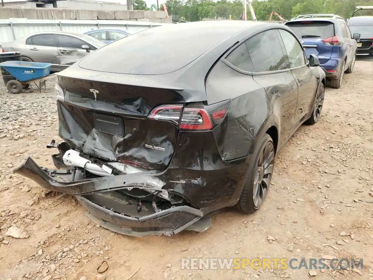 4 Photograph of a damaged car 7SAYGDEF4NF354621 TESLA MODEL Y 2022