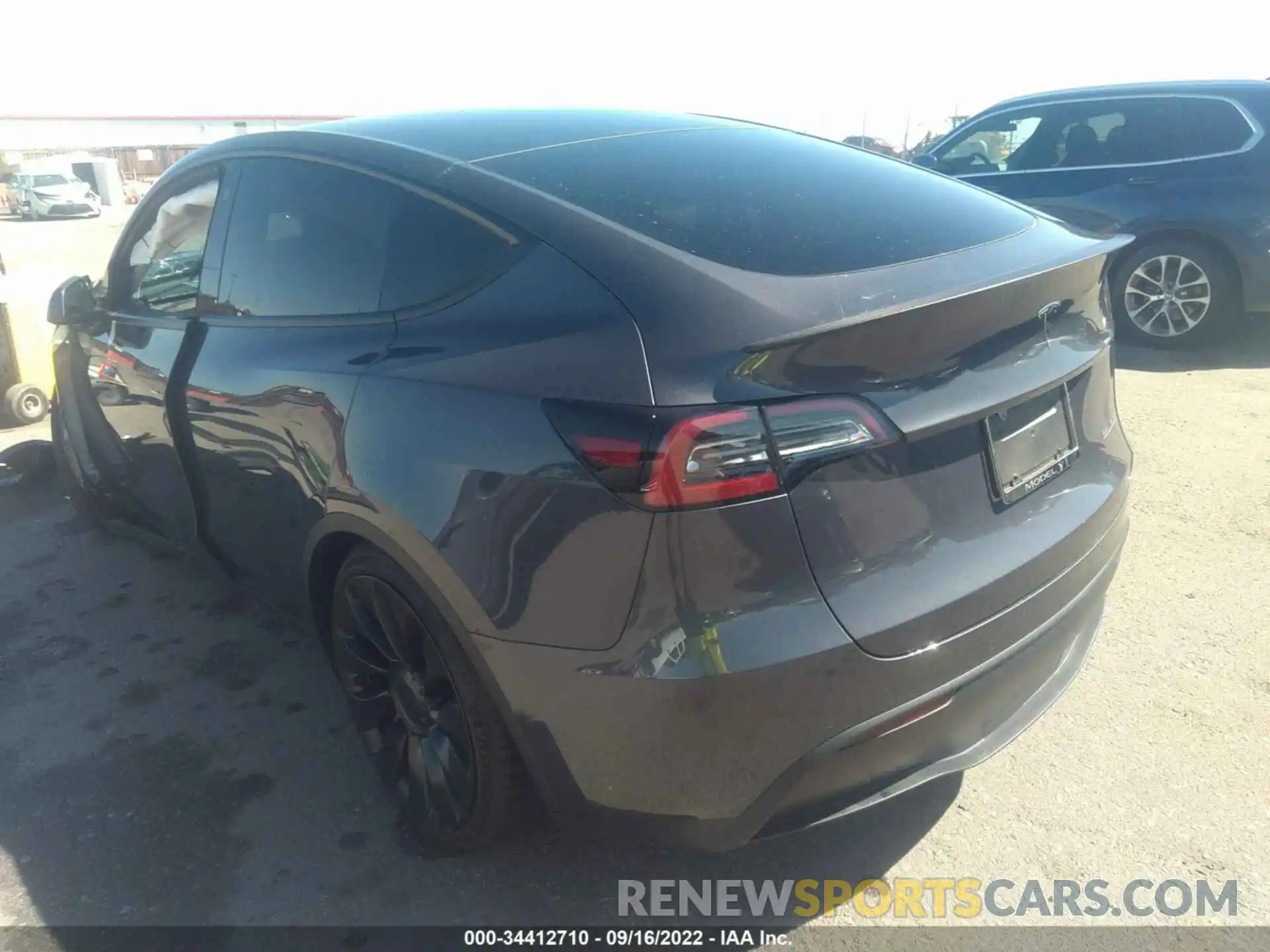 3 Photograph of a damaged car 7SAYGDEF4NF390549 TESLA MODEL Y 2022