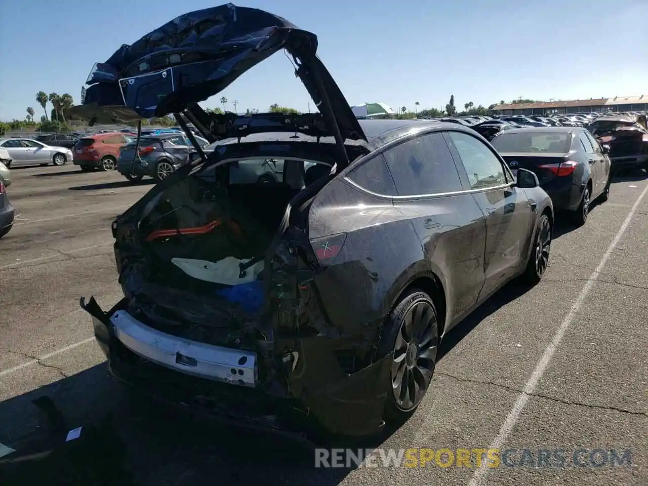 4 Photograph of a damaged car 7SAYGDEF4NF409195 TESLA MODEL Y 2022