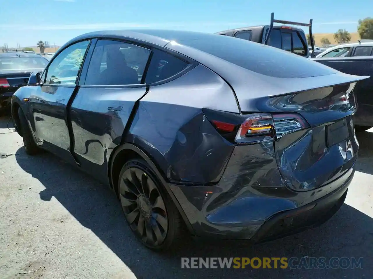 3 Photograph of a damaged car 7SAYGDEF4NF443427 TESLA MODEL Y 2022