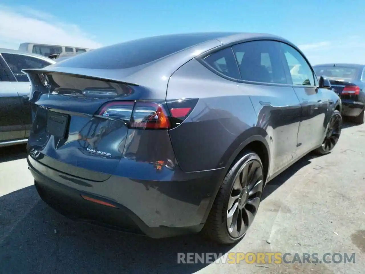 4 Photograph of a damaged car 7SAYGDEF4NF443427 TESLA MODEL Y 2022