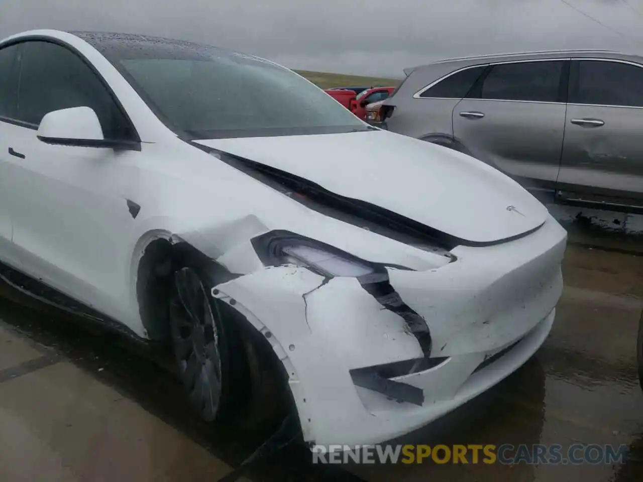 9 Photograph of a damaged car 7SAYGDEF5NF362176 TESLA MODEL Y 2022