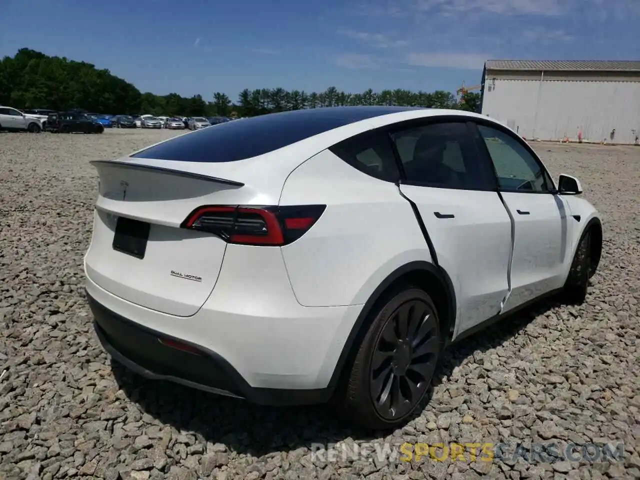 4 Photograph of a damaged car 7SAYGDEF5NF380824 TESLA MODEL Y 2022