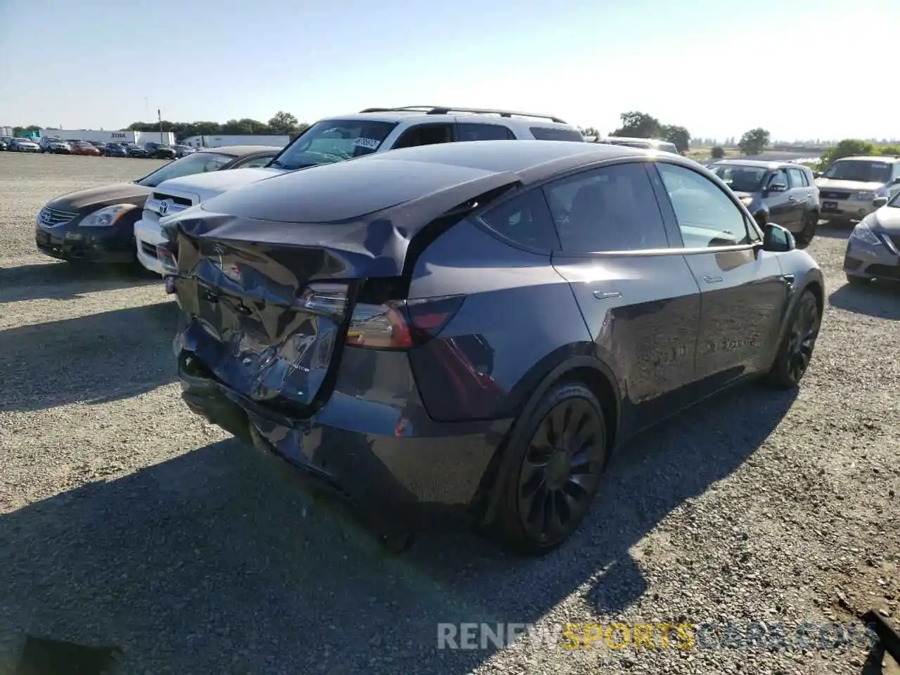 4 Photograph of a damaged car 7SAYGDEF5NF391421 TESLA MODEL Y 2022