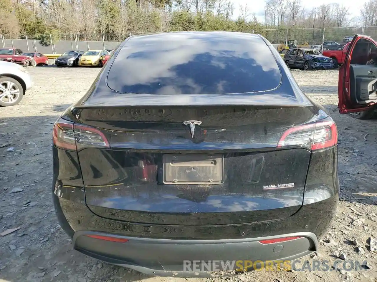 6 Photograph of a damaged car 7SAYGDEF5NF454159 TESLA MODEL Y 2022