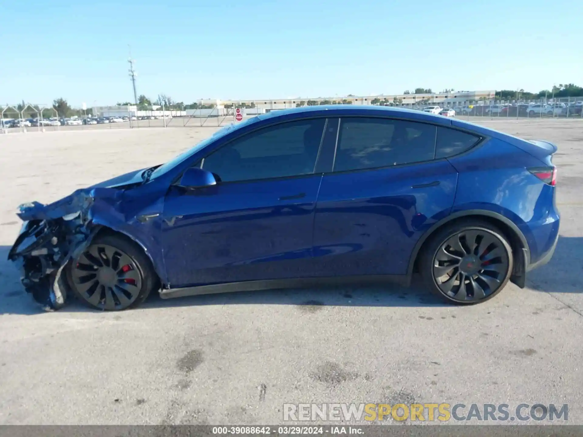 14 Photograph of a damaged car 7SAYGDEF5NF521522 TESLA MODEL Y 2022