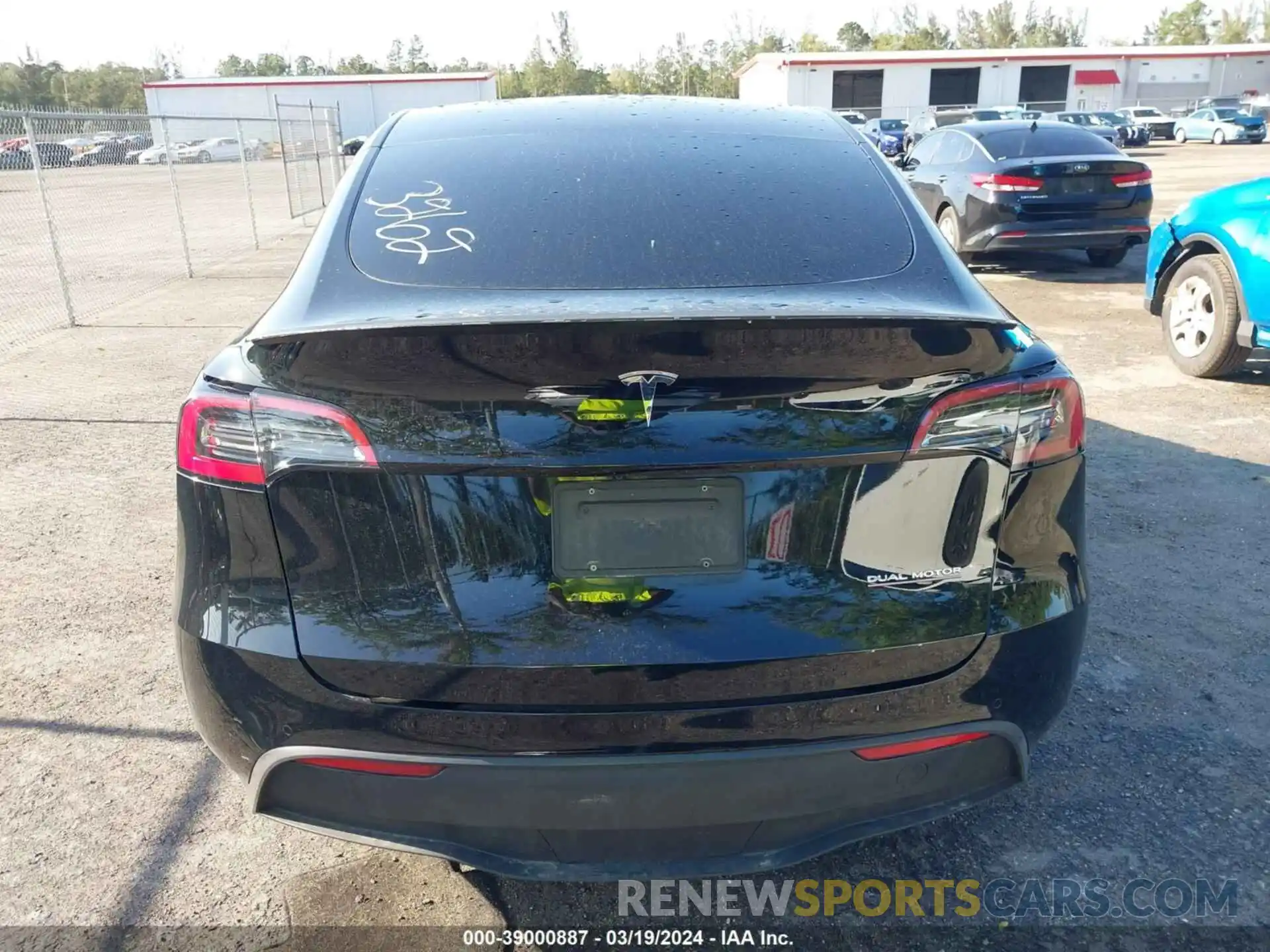 15 Photograph of a damaged car 7SAYGDEF6NF313262 TESLA MODEL Y 2022