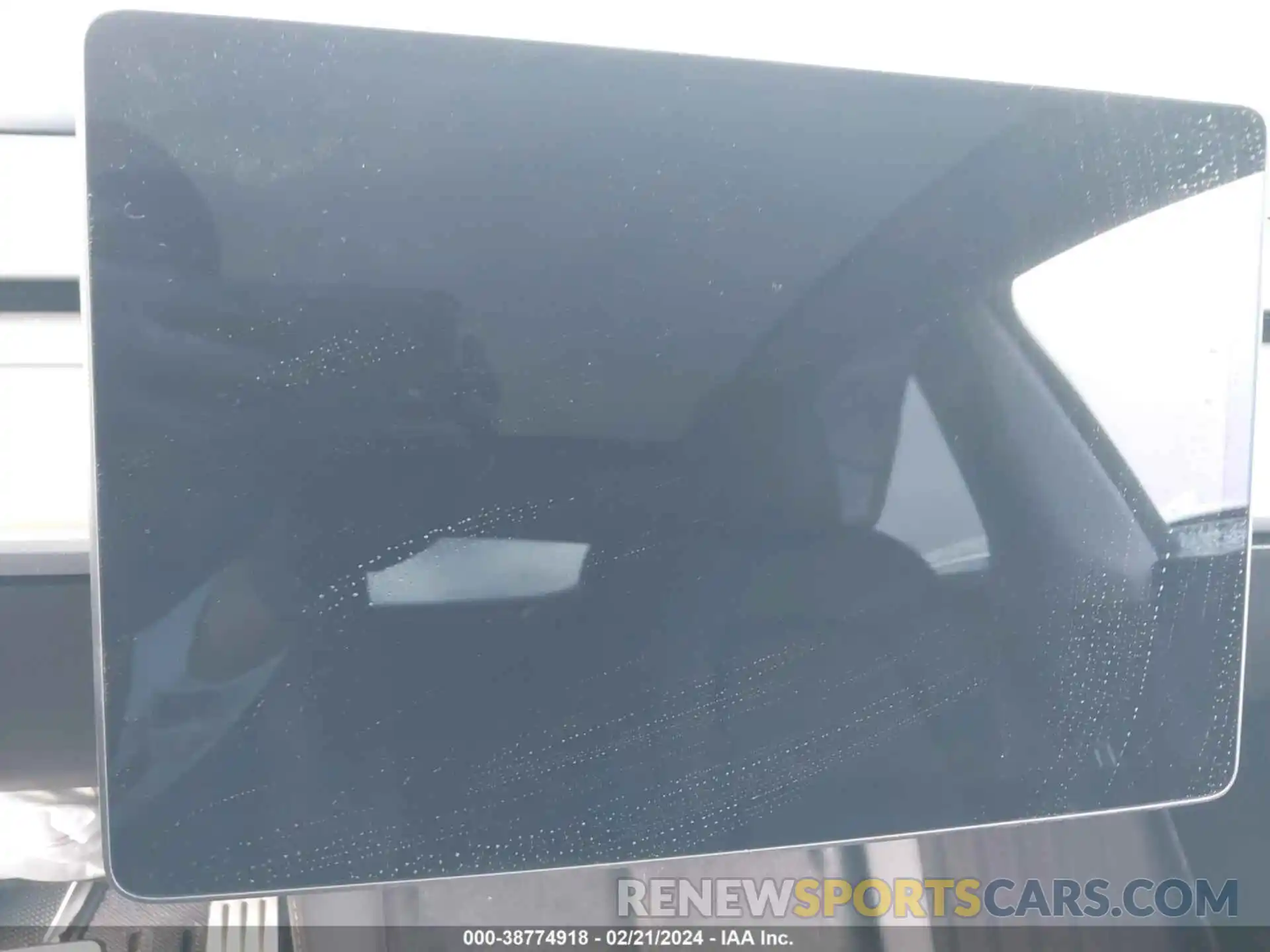 17 Photograph of a damaged car 7SAYGDEF6NF351770 TESLA MODEL Y 2022