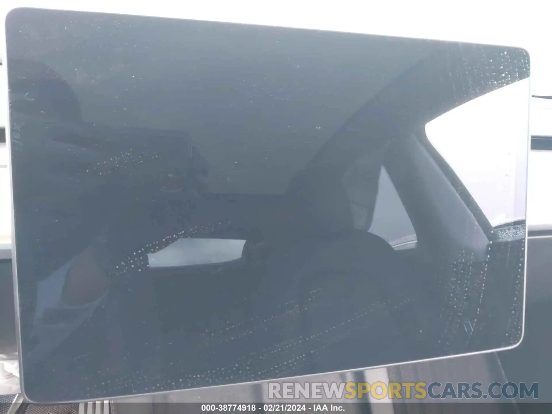 18 Photograph of a damaged car 7SAYGDEF6NF351770 TESLA MODEL Y 2022