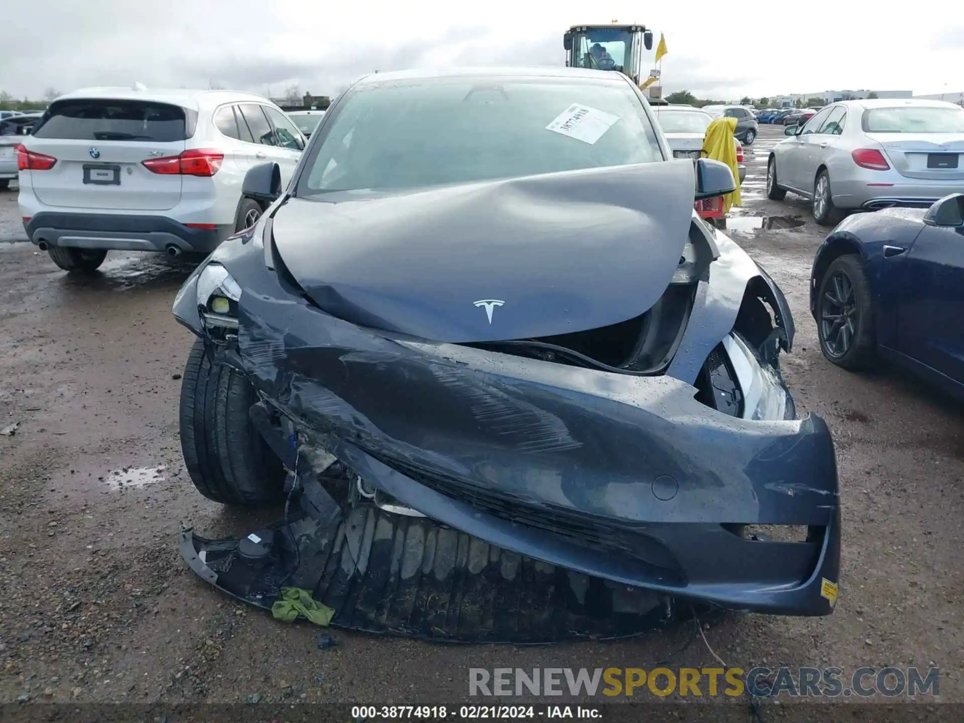 6 Photograph of a damaged car 7SAYGDEF6NF351770 TESLA MODEL Y 2022