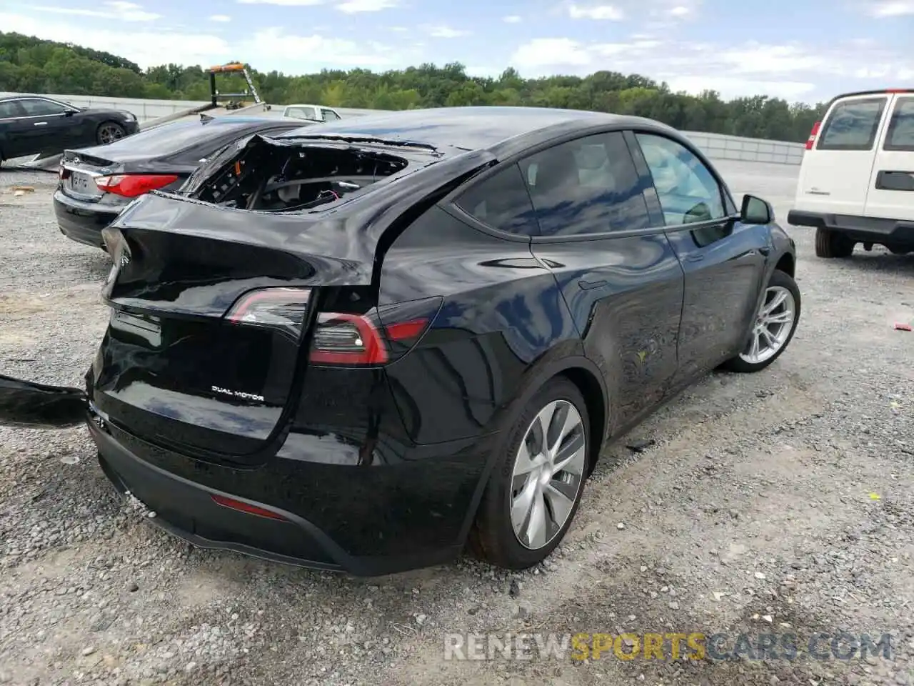 4 Photograph of a damaged car 7SAYGDEF6NF372778 TESLA MODEL Y 2022