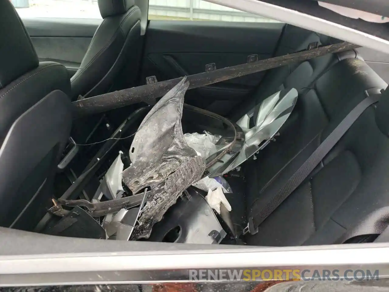 6 Photograph of a damaged car 7SAYGDEF6NF372778 TESLA MODEL Y 2022