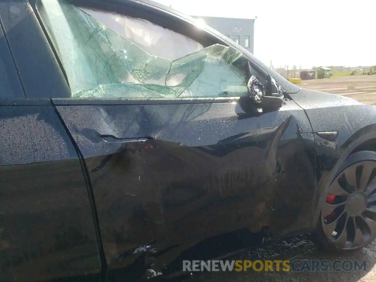 9 Photograph of a damaged car 7SAYGDEF6NF391542 TESLA MODEL Y 2022