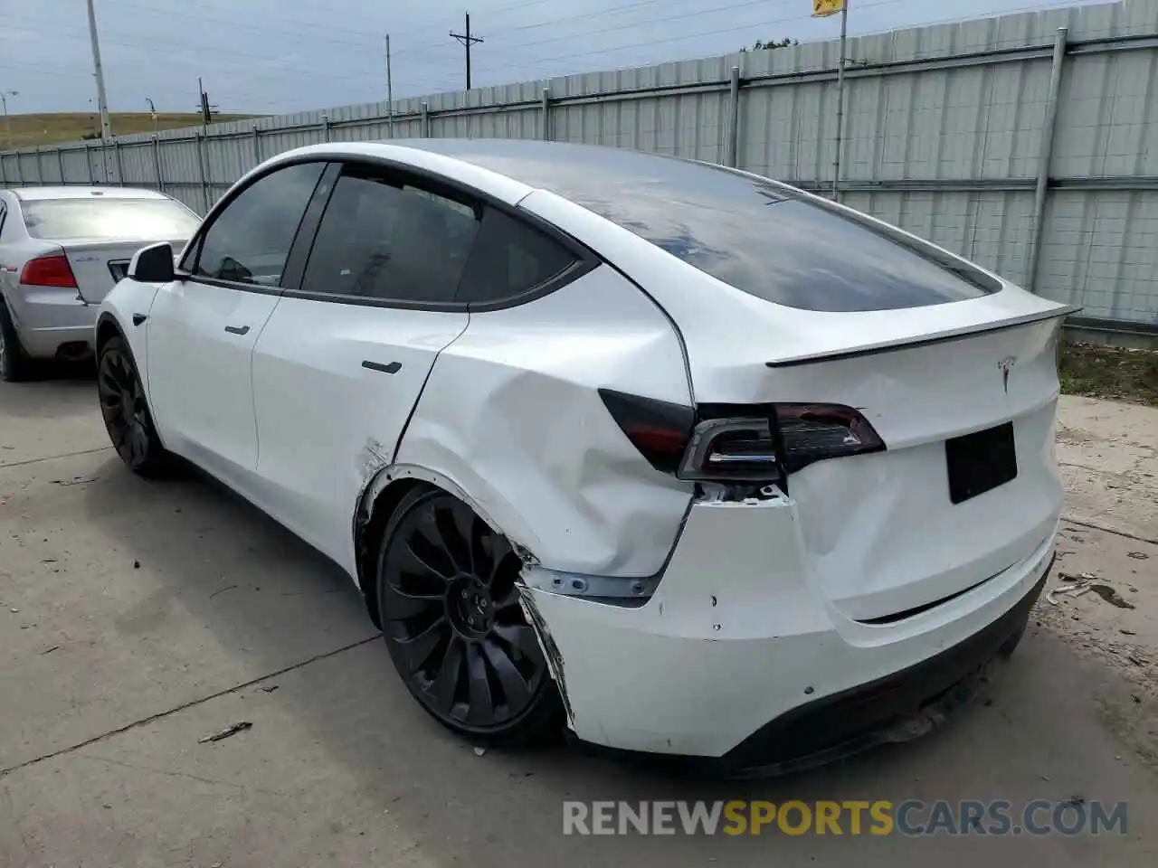 3 Photograph of a damaged car 7SAYGDEF6NF398149 TESLA MODEL Y 2022