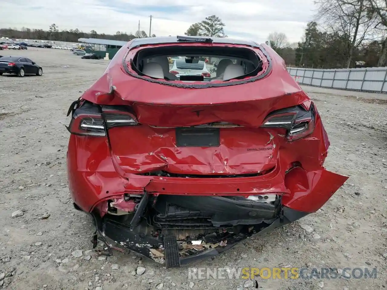 6 Photograph of a damaged car 7SAYGDEF6NF461475 TESLA MODEL Y 2022