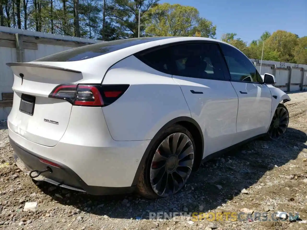 4 Photograph of a damaged car 7SAYGDEF7NF326568 TESLA MODEL Y 2022