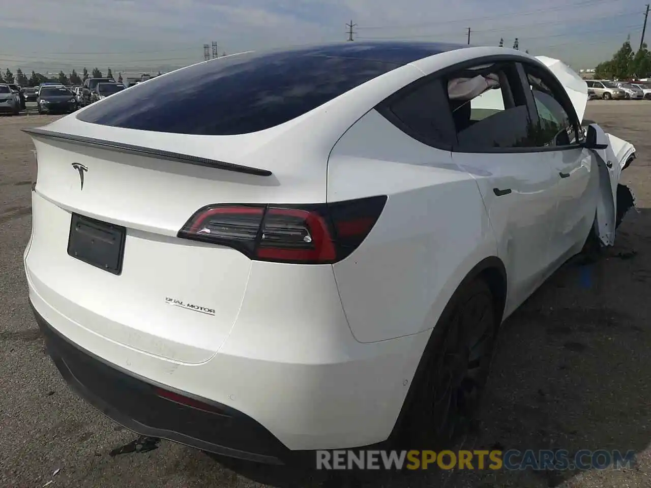 4 Photograph of a damaged car 7SAYGDEF7NF344066 TESLA MODEL Y 2022