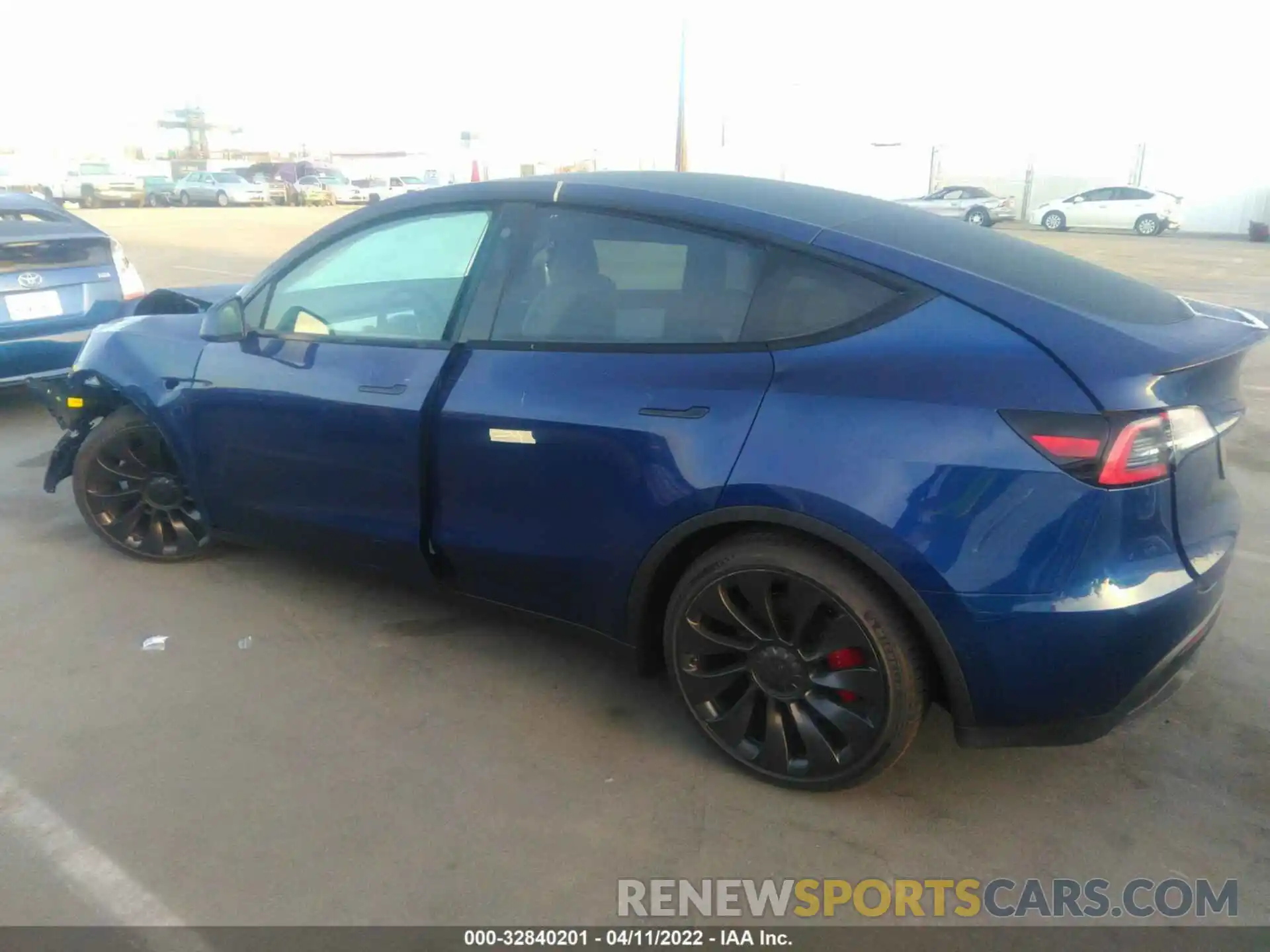 3 Photograph of a damaged car 7SAYGDEF7NF360834 TESLA MODEL Y 2022