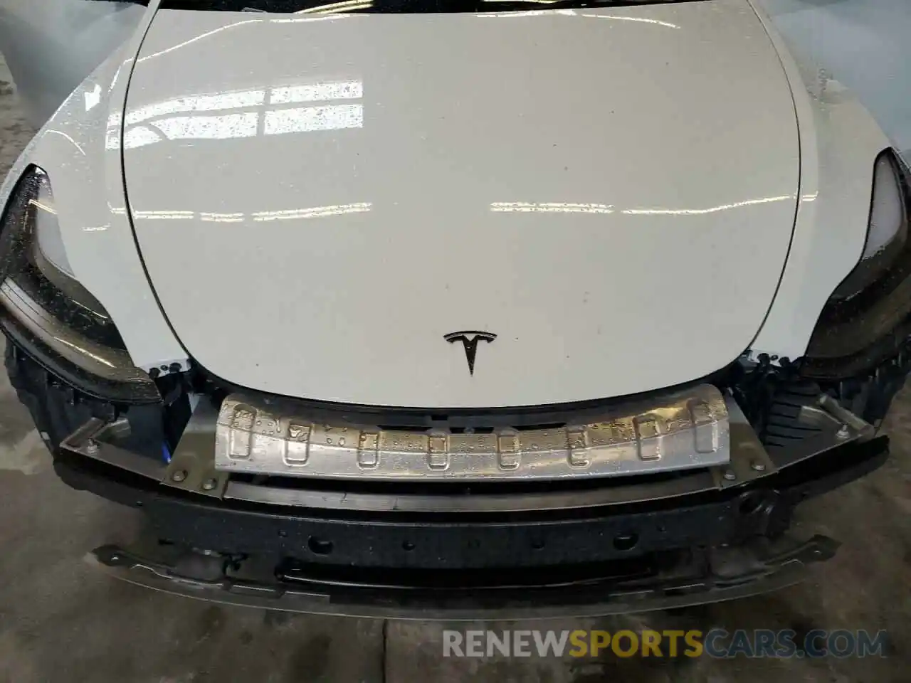 12 Photograph of a damaged car 7SAYGDEF7NF364589 TESLA MODEL Y 2022