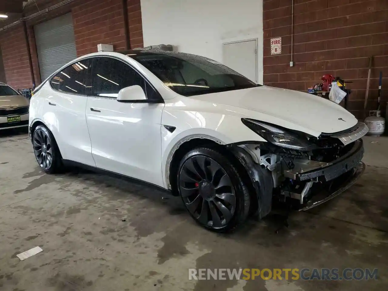 4 Фотография поврежденного автомобиля 7SAYGDEF7NF364589 TESLA MODEL Y 2022