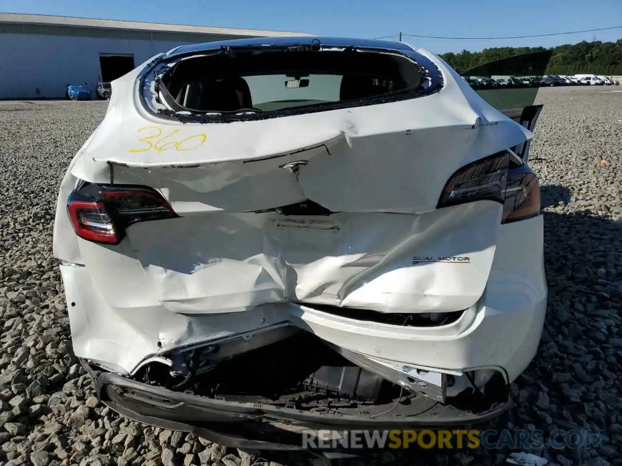 9 Photograph of a damaged car 7SAYGDEF7NF372286 TESLA MODEL Y 2022