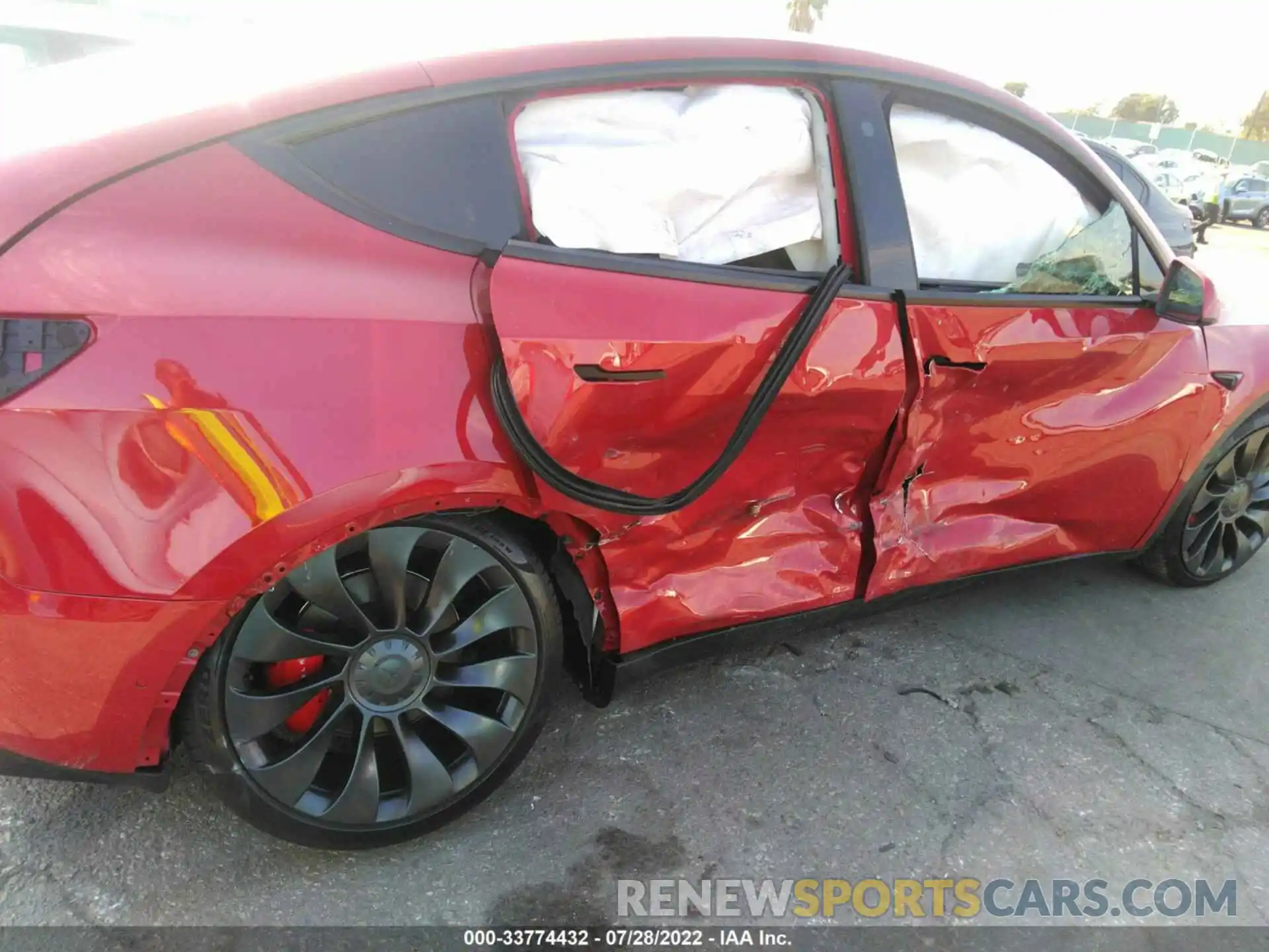 6 Photograph of a damaged car 7SAYGDEF7NF393588 TESLA MODEL Y 2022