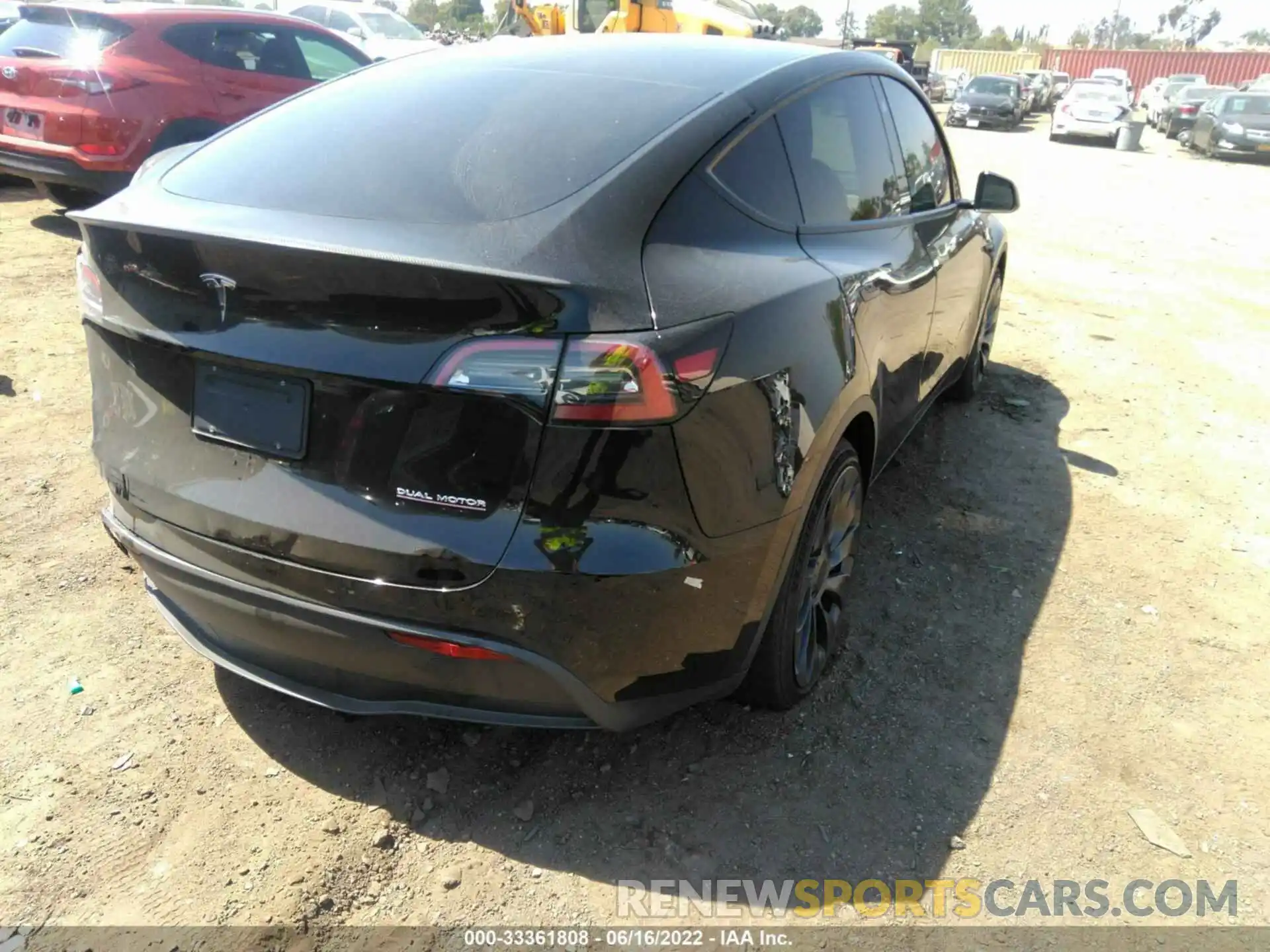 4 Photograph of a damaged car 7SAYGDEF7NF414634 TESLA MODEL Y 2022