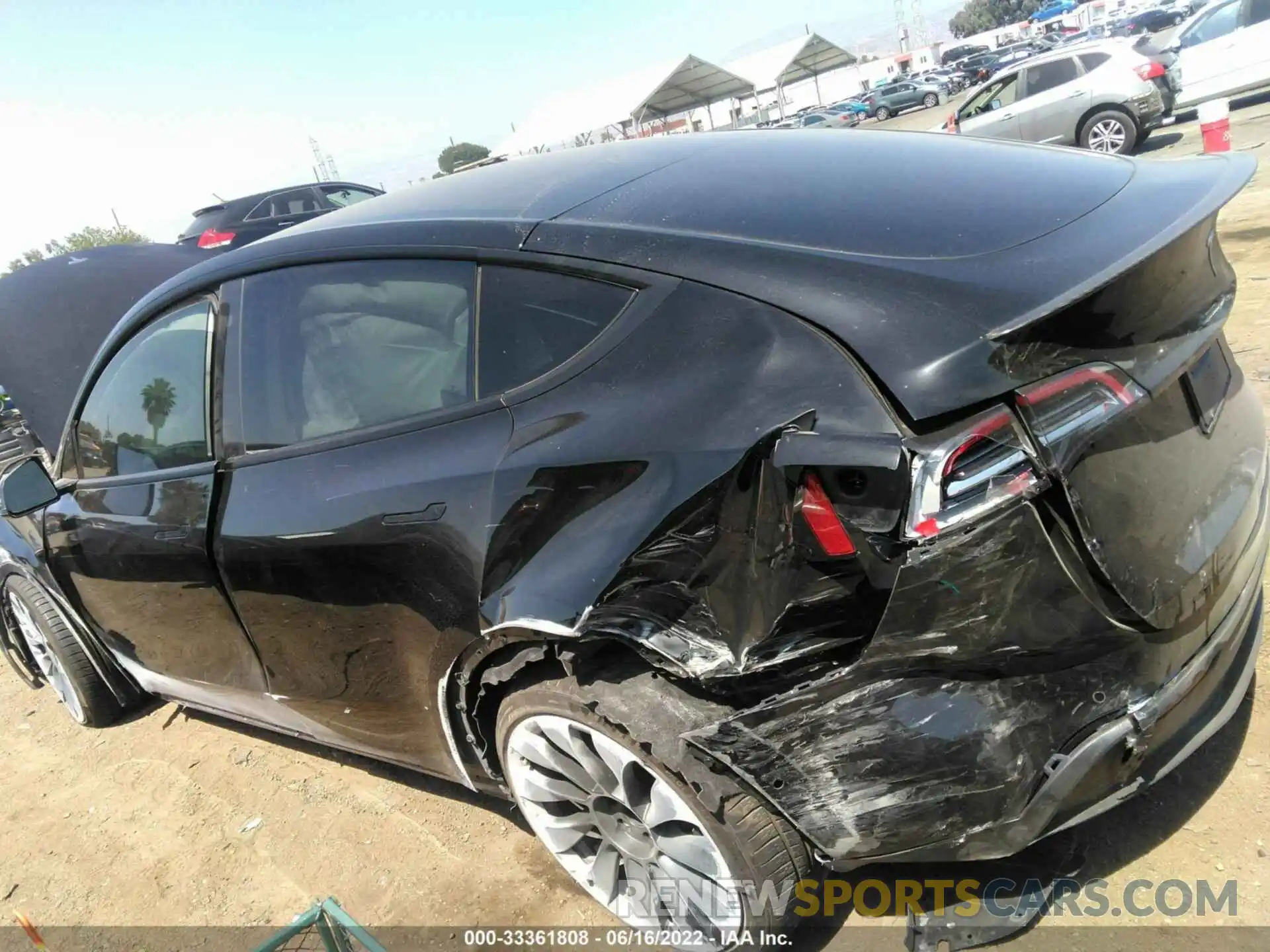 6 Photograph of a damaged car 7SAYGDEF7NF414634 TESLA MODEL Y 2022