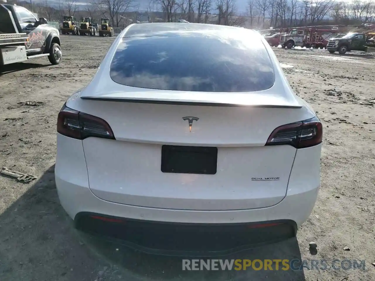 6 Photograph of a damaged car 7SAYGDEF7NF449061 TESLA MODEL Y 2022