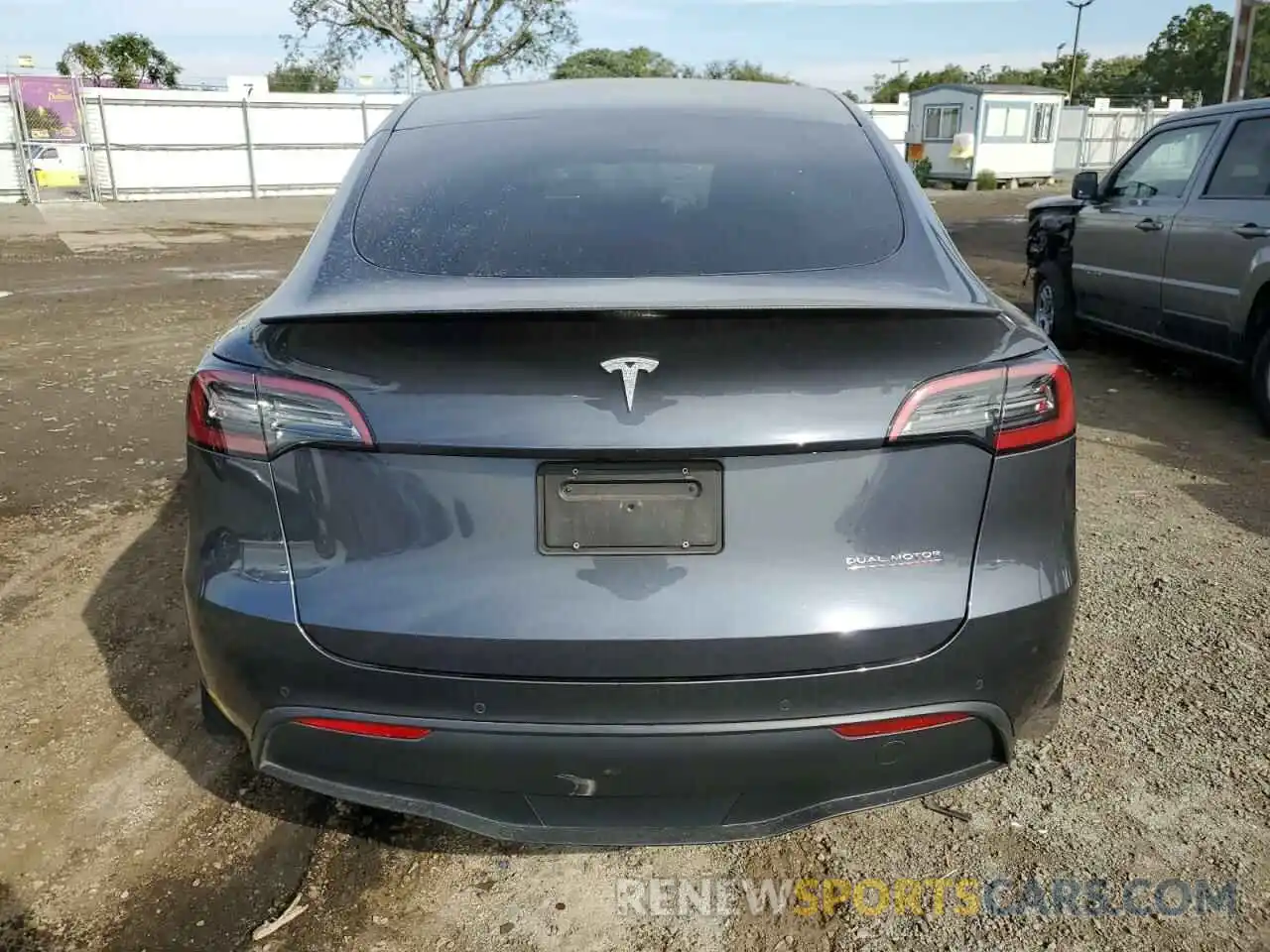 6 Photograph of a damaged car 7SAYGDEF7NF551699 TESLA MODEL Y 2022