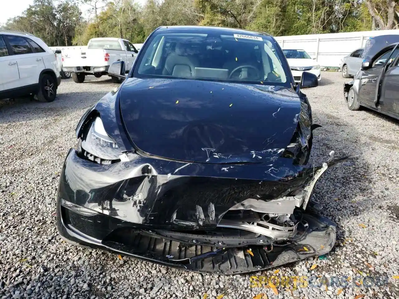 5 Photograph of a damaged car 7SAYGDEF8NF309049 TESLA MODEL Y 2022