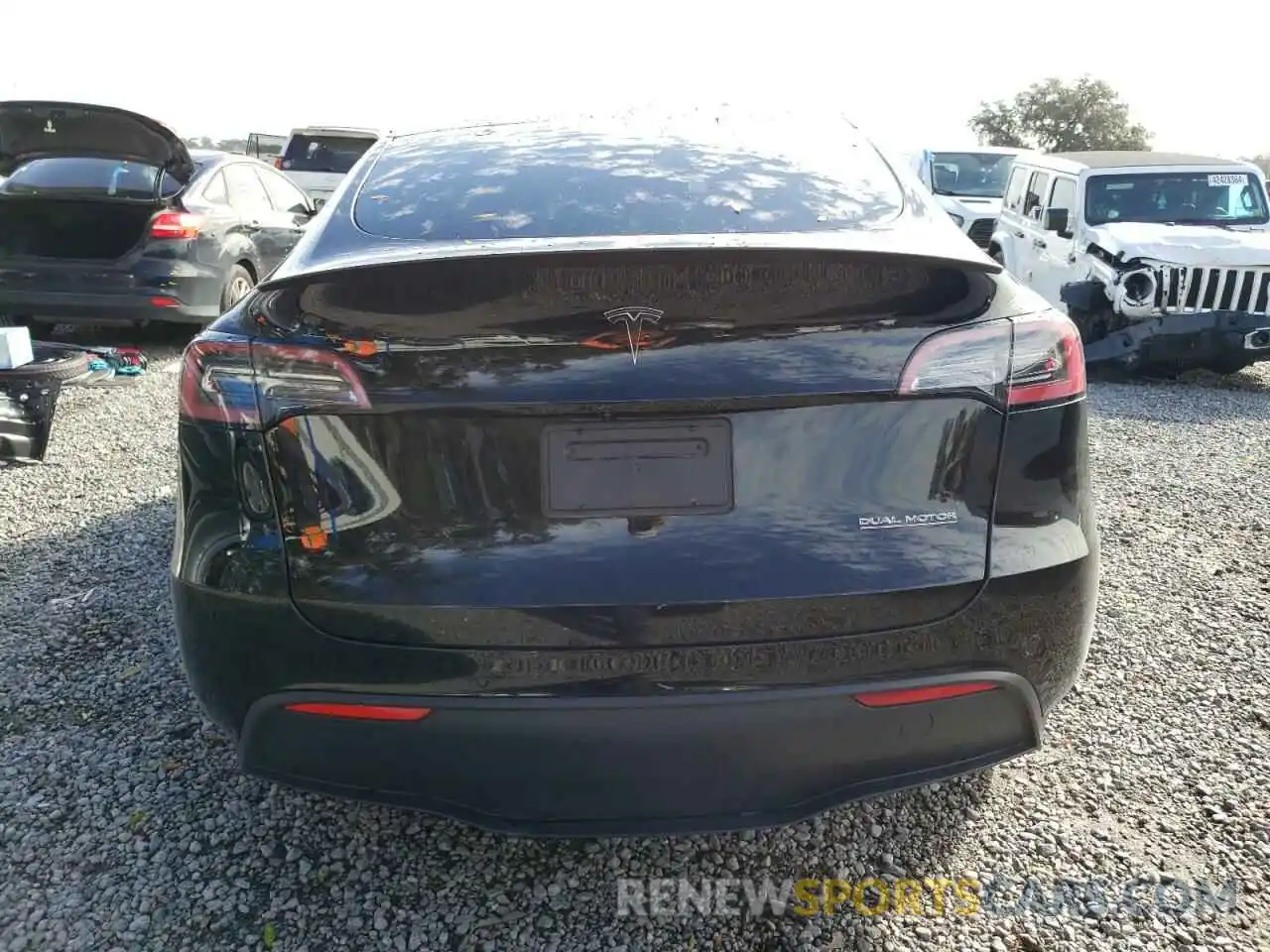 6 Photograph of a damaged car 7SAYGDEF8NF309049 TESLA MODEL Y 2022