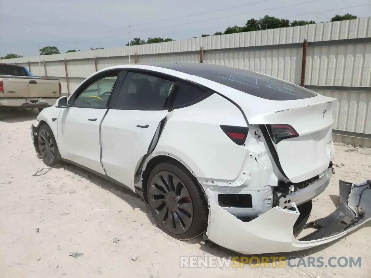 3 Photograph of a damaged car 7SAYGDEF8NF323355 TESLA MODEL Y 2022