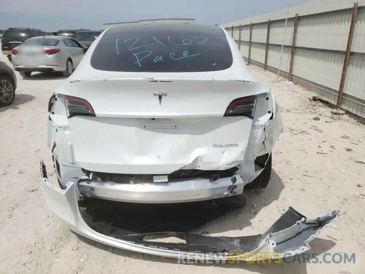 9 Photograph of a damaged car 7SAYGDEF8NF323355 TESLA MODEL Y 2022